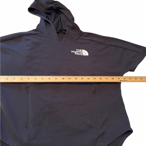 The North Face Black Women's Short Sleeve Lightweight Hoodie-Front pockets-XS - Picture 6 of 10